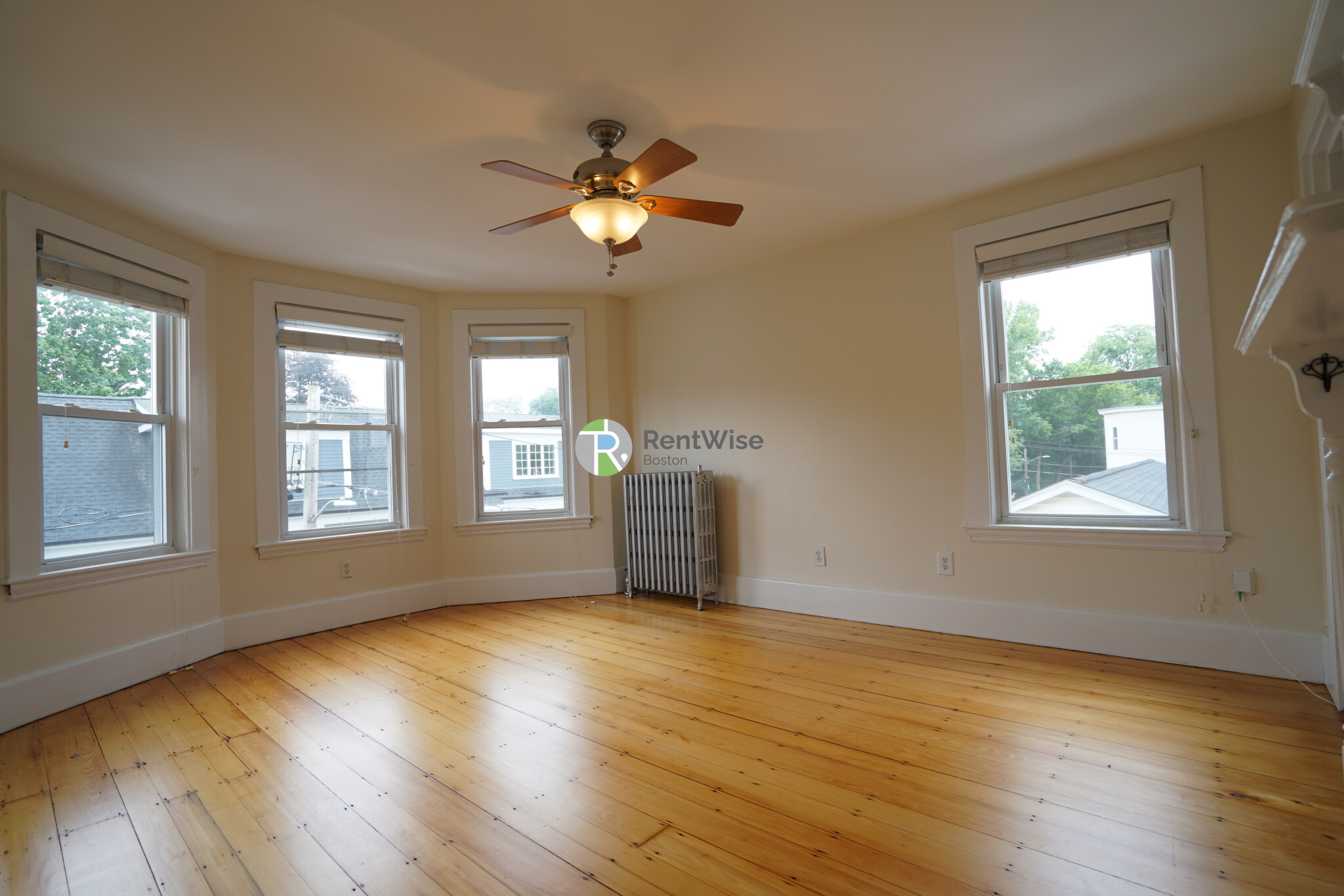3 bed, 1 bath apartment for rent at 21 Plainfield St Unit 3, Jamaica Plain — photo 3 of 31