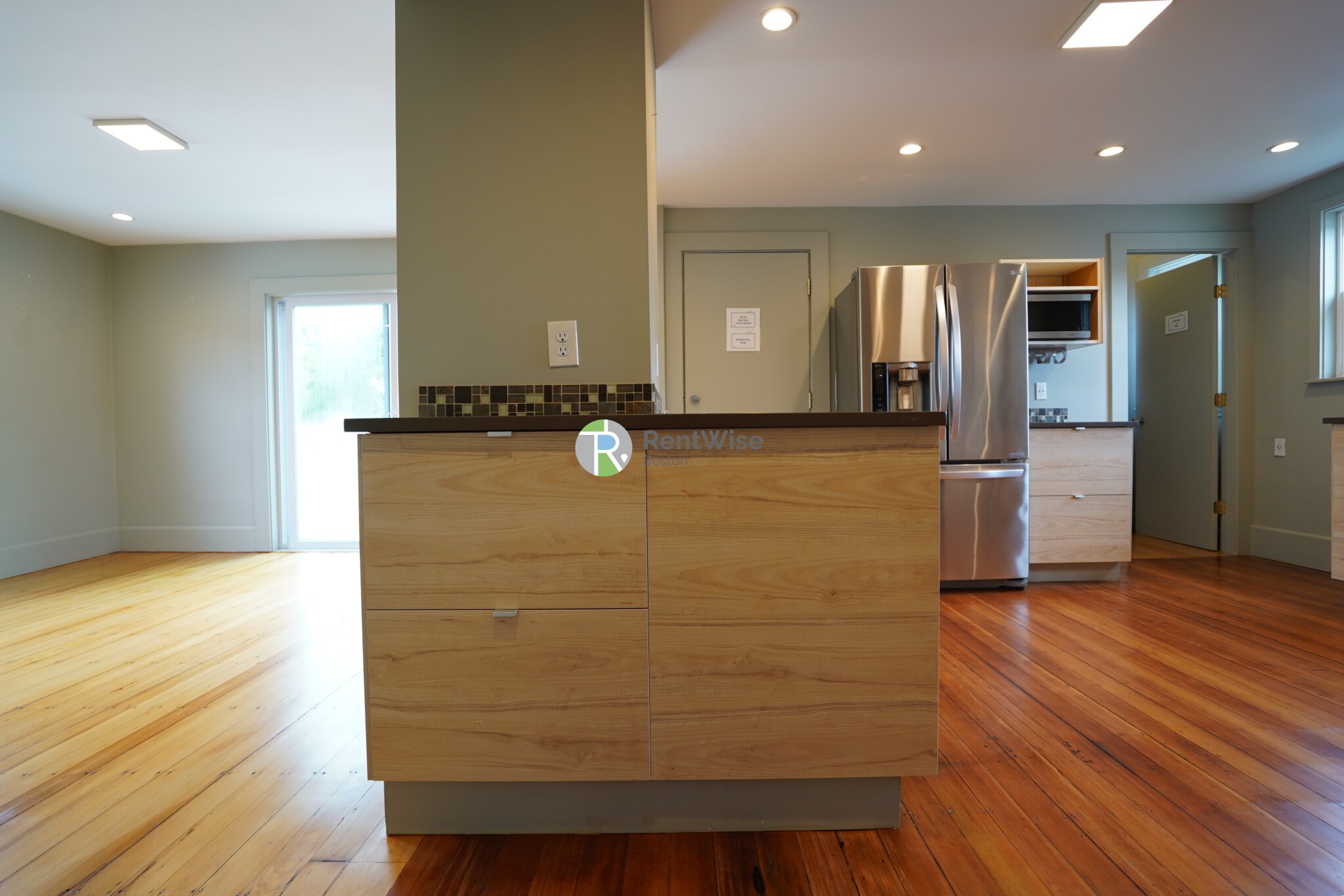 3 bed, 1 bath apartment for rent at 21 Plainfield St Unit 3, Jamaica Plain — photo 6 of 31