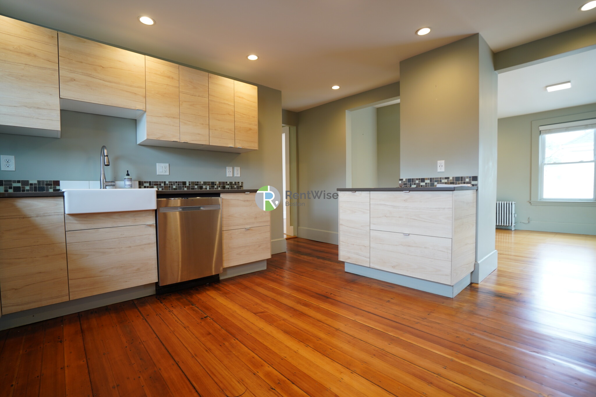 3 bed, 1 bath apartment for rent at 21 Plainfield St Unit 3, Jamaica Plain — photo 11 of 31