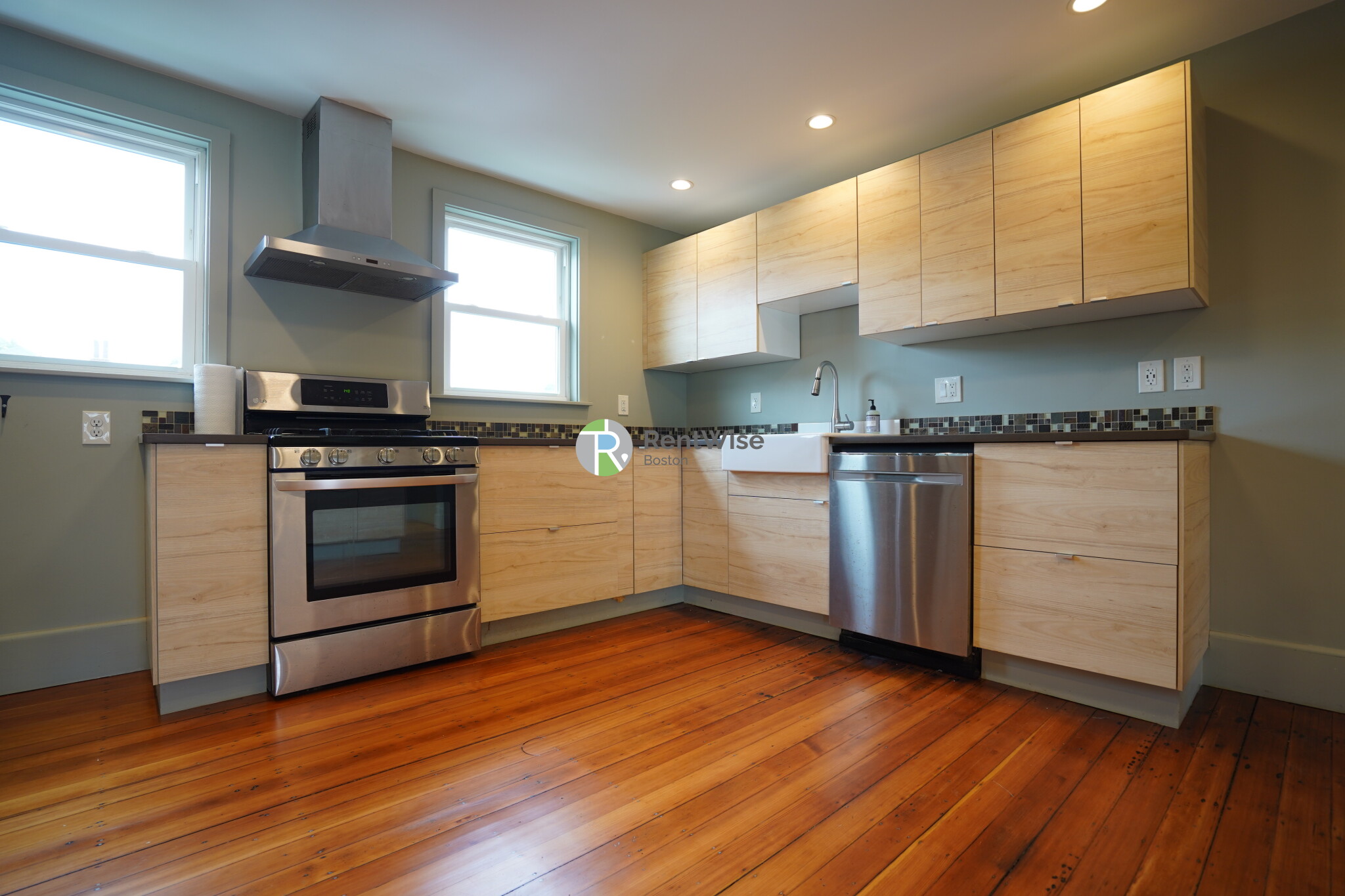 3 bed, 1 bath apartment for rent at 21 Plainfield St Unit 3, Jamaica Plain — photo 9 of 31
