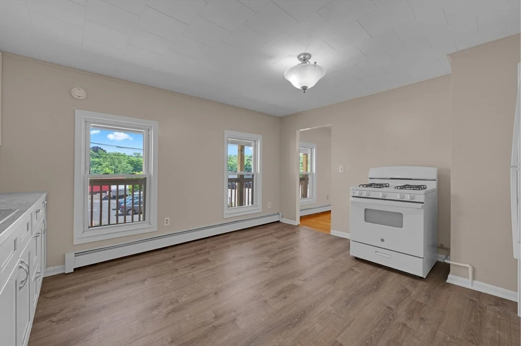 3 bed, 1 bath apartment for rent at 21 Pleasant St Unit 25, Southbridge — photo 3 of 22