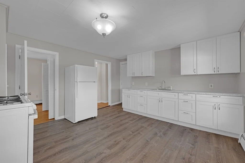 3 bed, 1 bath apartment for rent at 21 Pleasant St Unit 25, Southbridge — photo 1 of 22