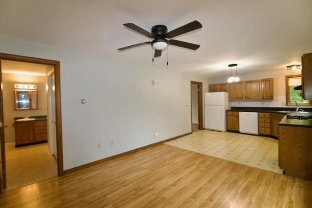3 bed, 2 bath apartment for rent at 21 Pleasant St Unit C, Merrimac — photo 5 of 8