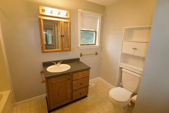 3 bed, 2 bath apartment for rent at 21 Pleasant St Unit C, Merrimac — photo 8 of 8