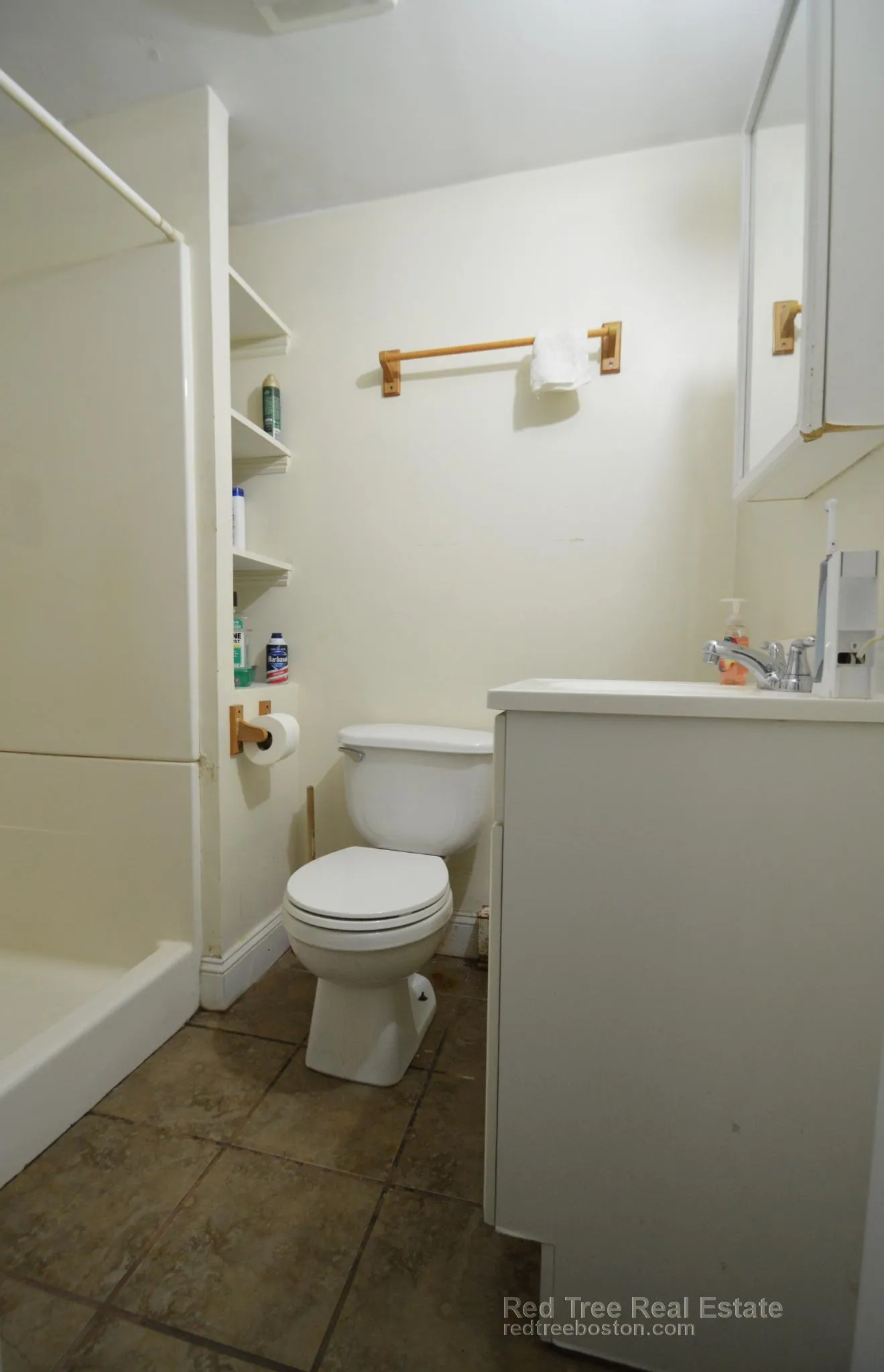 4 bed, 2 bath apartment for rent at 21 Pratt St Unit 2, Allston — photo 13 of 25