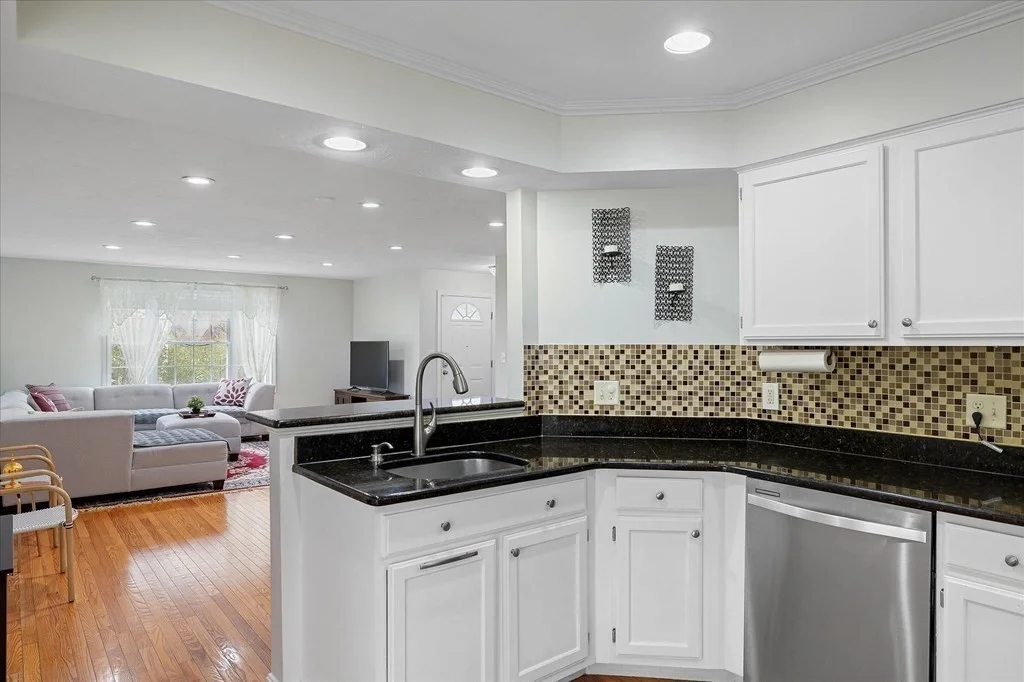 3 bed, 3 bath apartment for rent at 21 Ptarmigan Dr Unit 21, Shrewsbury — photo 7 of 35