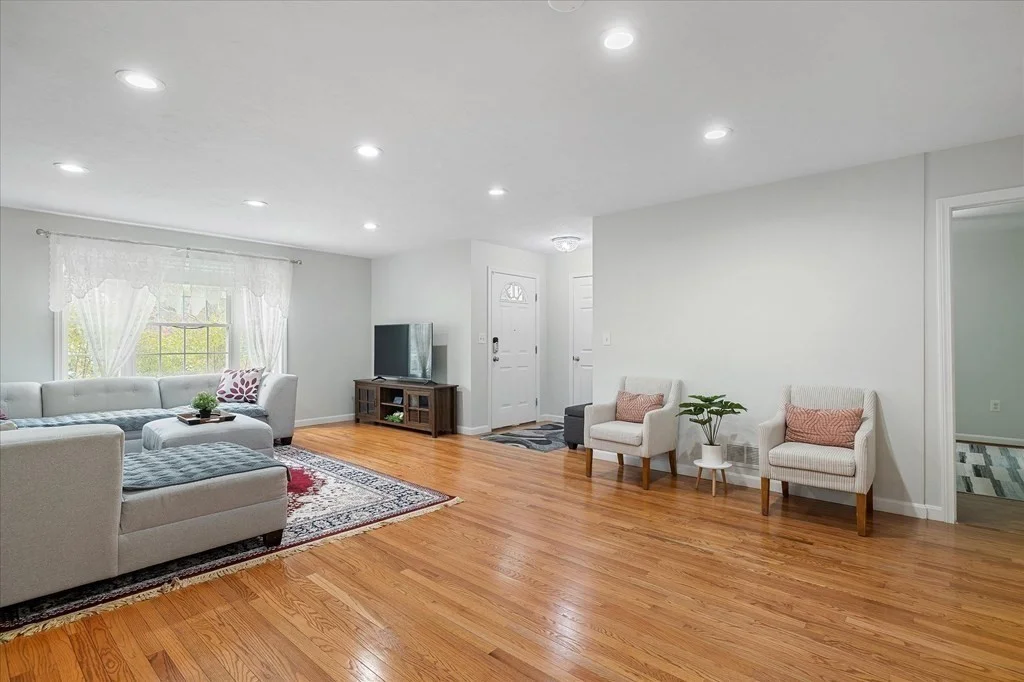 3 bed, 3 bath apartment for rent at 21 Ptarmigan Dr Unit 21, Shrewsbury — photo 4 of 35