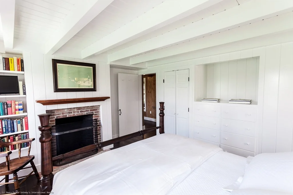 8+ bed, 4+ bath apartment for rent at 21 Quidnet Unit 1, Quidnet — photo 24 of 42