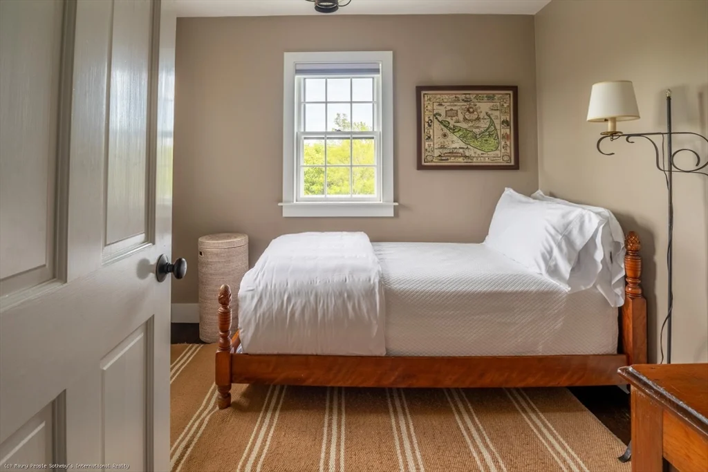 8+ bed, 4+ bath apartment for rent at 21 Quidnet Unit 1, Quidnet — photo 38 of 42