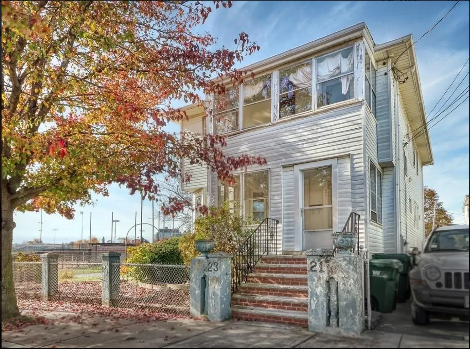 4 bed, 1 bath apartment for rent at 21 Renfrew St, Tufts University