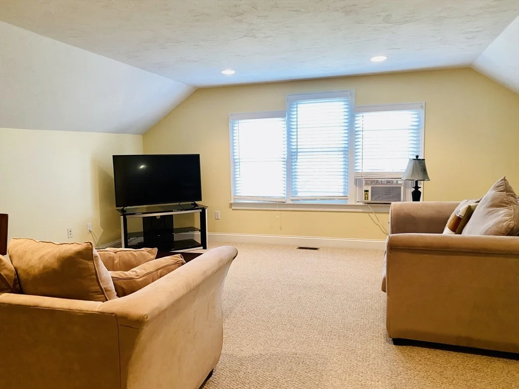 3 bed, 2 bath apartment for rent at 21 Richfield, East Braintree — photo 16 of 28