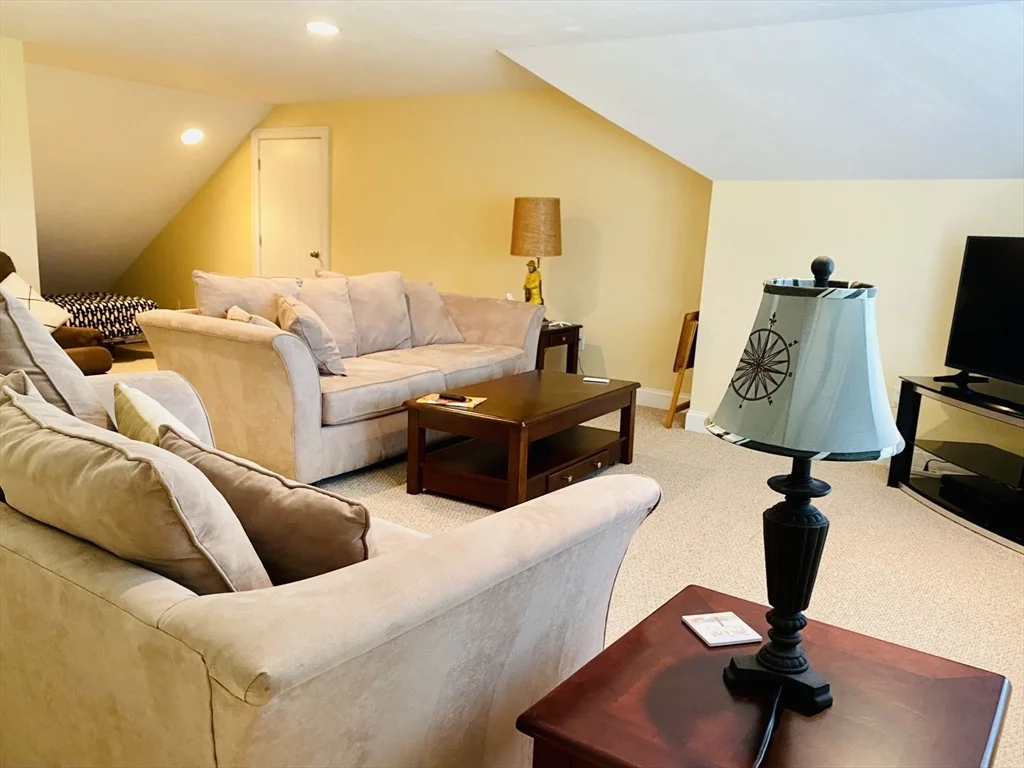 3 bed, 2 bath apartment for rent at 21 Richfield, East Braintree — photo 6 of 28