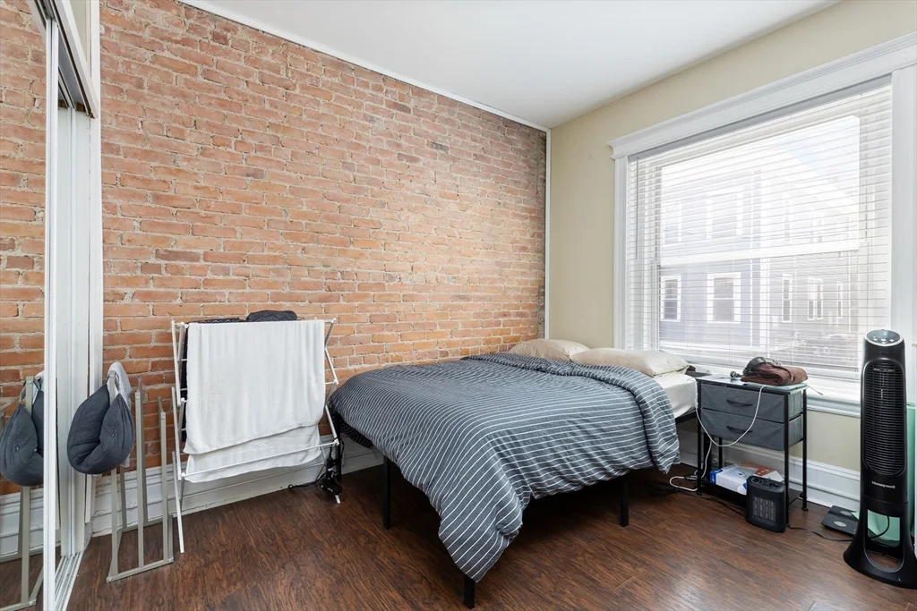5 bed, 2 bath apartment for rent at 21 Royal St Unit 1, Allston — photo 14 of 17