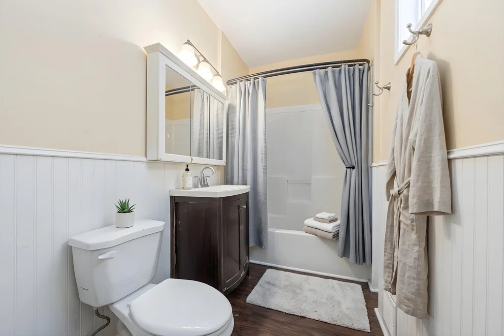 5 bed, 2 bath apartment for rent at 21 Royal St Unit 1, Allston — photo 4 of 17