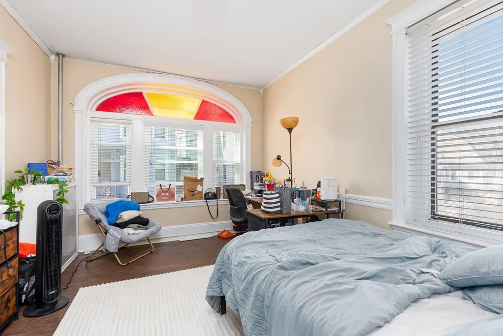 5 bed, 2 bath apartment for rent at 21 Royal St Unit 1, Allston — photo 15 of 17