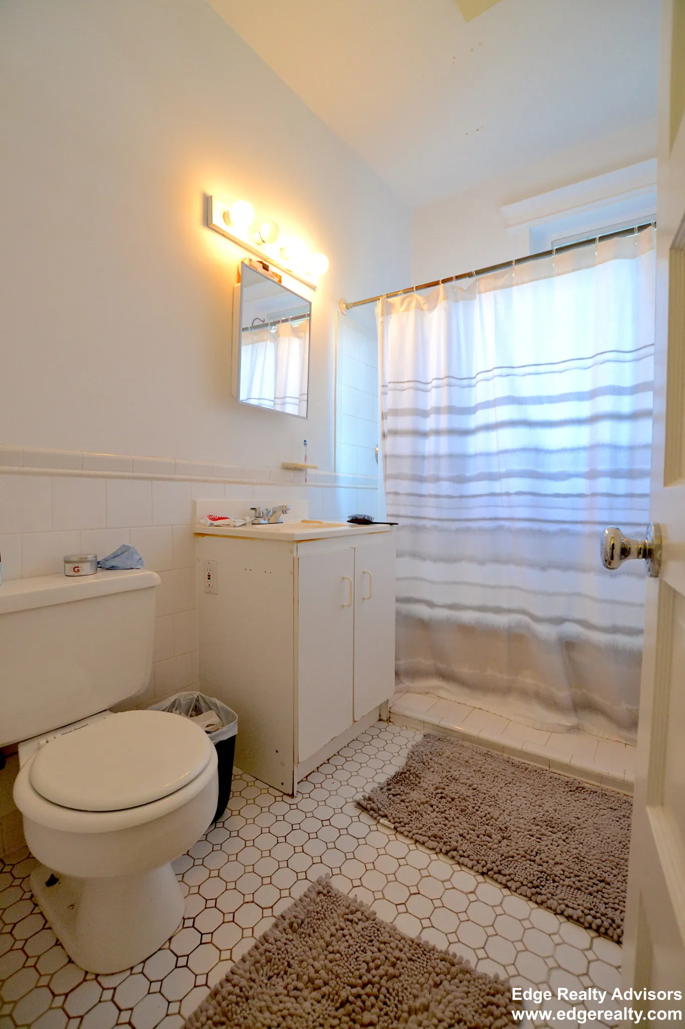 3 bed, 1.5 bath apartment for rent at 21 Royal St Unit 7, Allston — photo 8 of 12