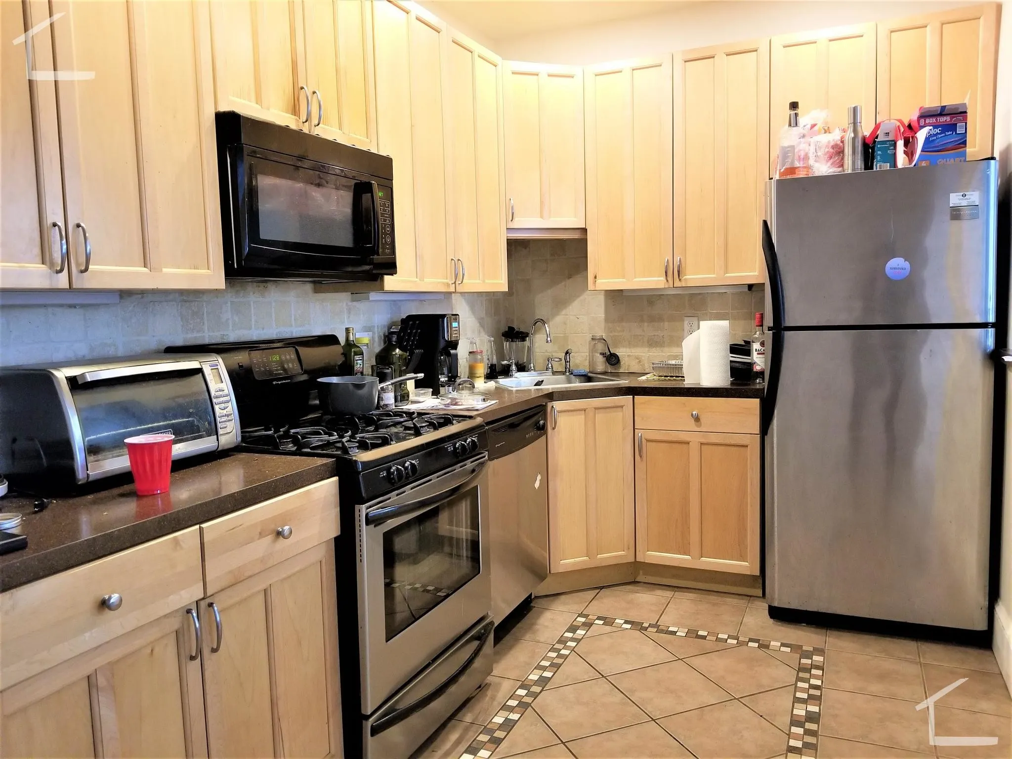 4 bed, 1 bath apartment for rent at 21 Saint Lukes Rd Unit 1, Brighton — photo 1 of 11
