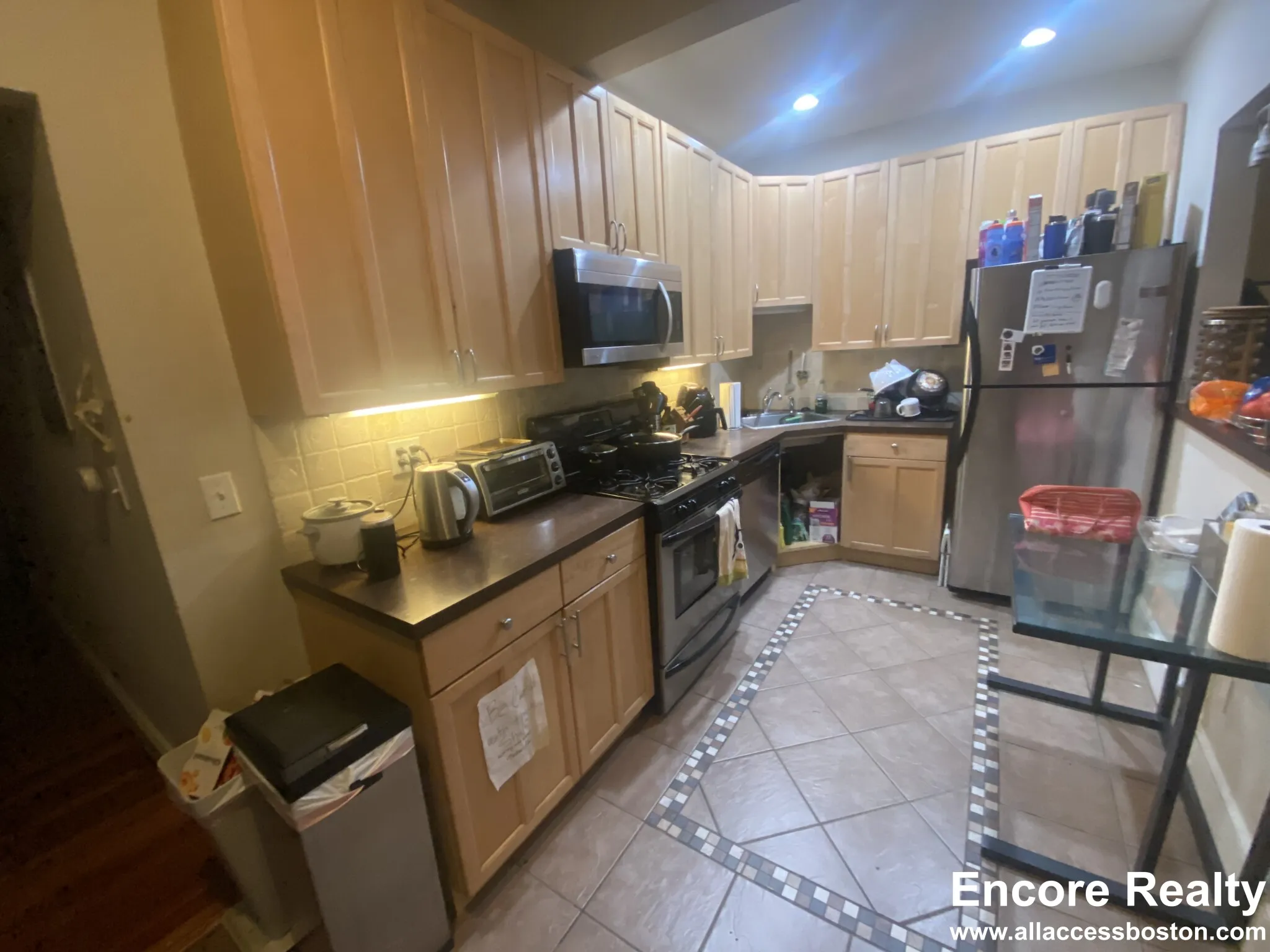 4 bed, 1 bath apartment for rent at 21 Saint Lukes Rd Unit 2, Brighton