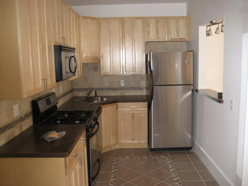 4 bed, 1 bath apartment for rent at 21 Saint Lukes Rd Unit 2, Brighton — photo 12 of 14