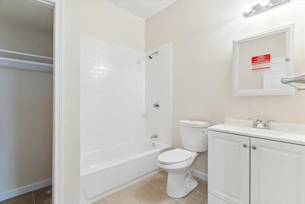 4 bed, 2 bath apartment for rent at 21 Salem St Unit 21A, Salem — photo 2 of 10