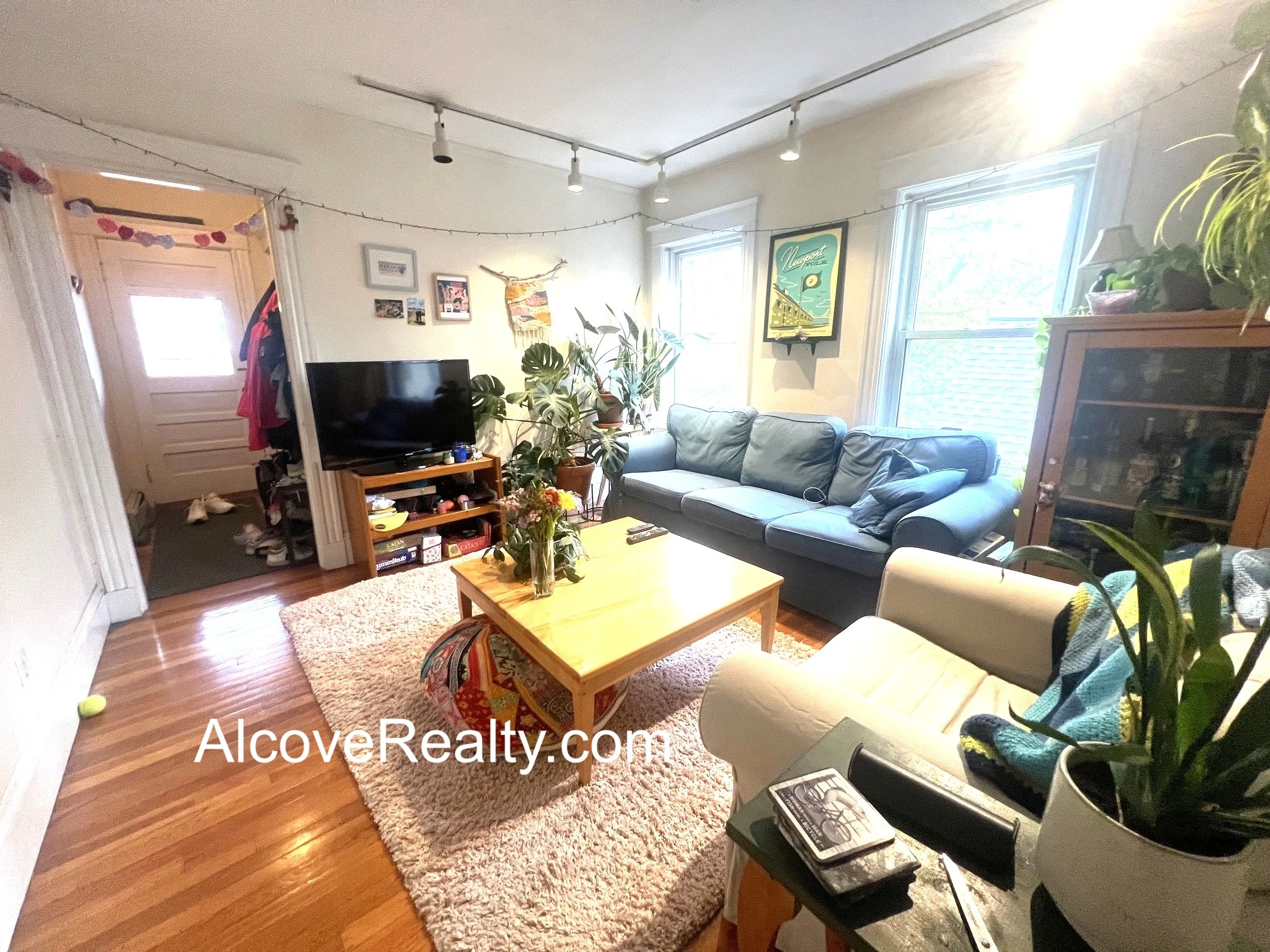 3 bed, 1 bath apartment for rent at 21 Sartwell Ave Unit 2, Spring Hill — photo 2 of 19