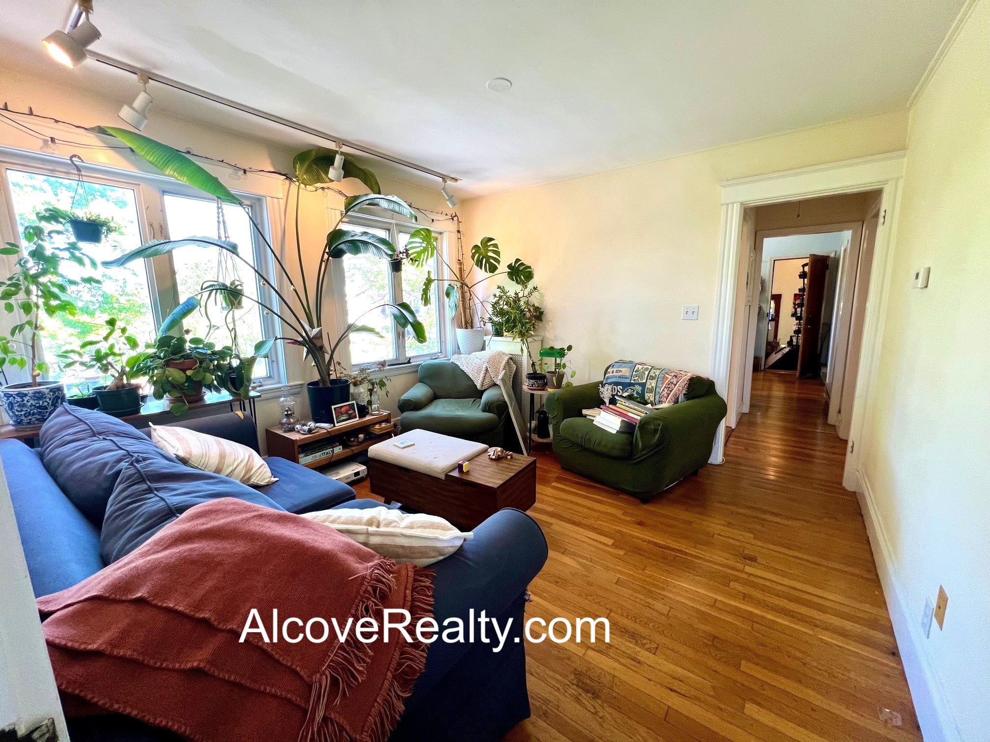 3 bed, 1 bath apartment for rent at 21 Sartwell Ave Unit 3, Spring Hill — photo 2 of 22