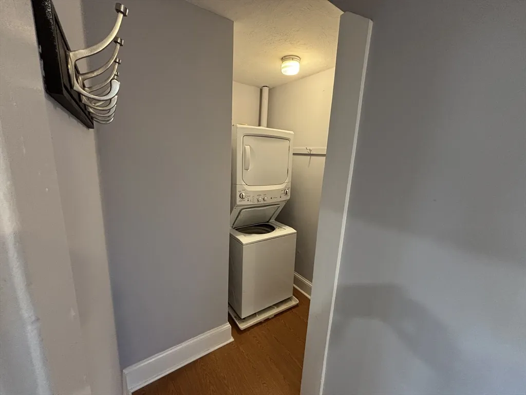 2 bed, 1 bath apartment for rent at 21 Savin Ave Unit 2, Norwood — photo 8 of 15