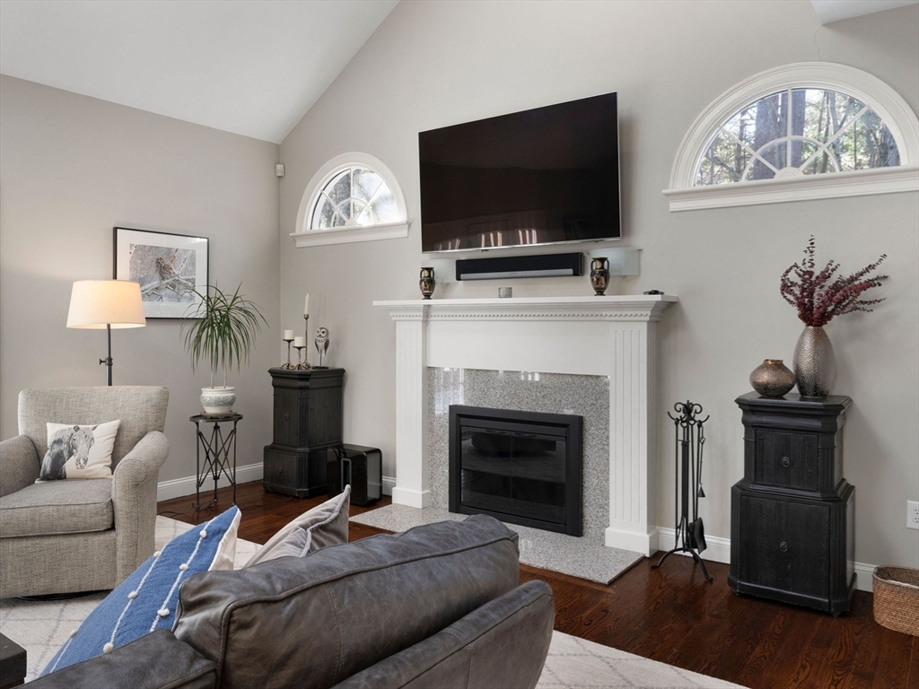5 bed, 4+ bath apartment for rent at 21 Schaffner, Dover — photo 9 of 36