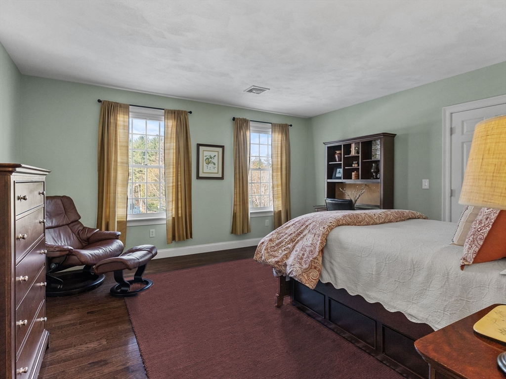 5 bed, 4+ bath apartment for rent at 21 Schaffner, Dover — photo 20 of 36