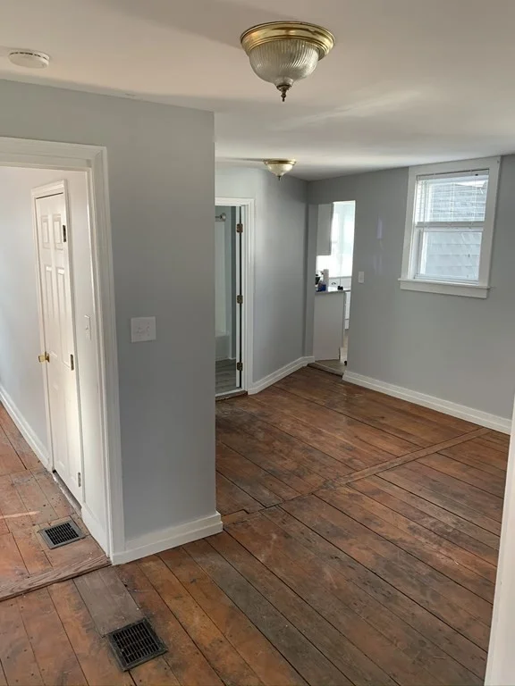3 bed, 1 bath apartment for rent at 21 School St Unit 3, Beverly — photo 13 of 16