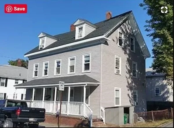 3 bed, 1 bath apartment for rent at 21 School St Unit 3, Beverly — photo 4 of 16