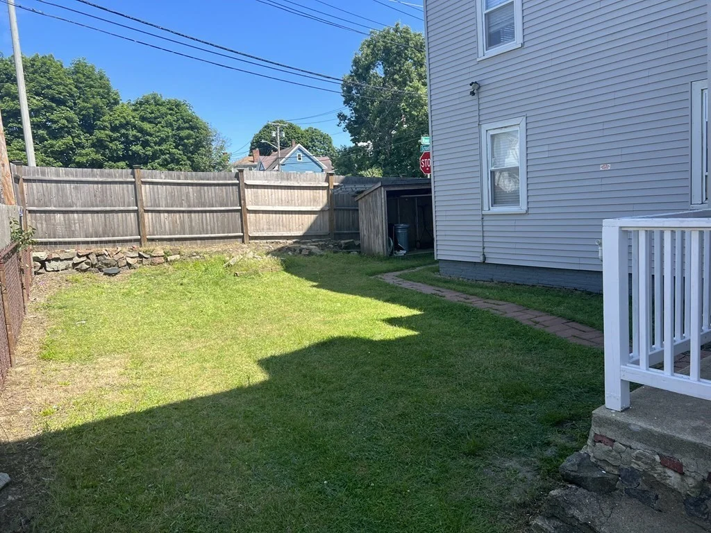 3 bed, 1 bath apartment for rent at 21 School St Unit 3, Beverly — photo 3 of 16