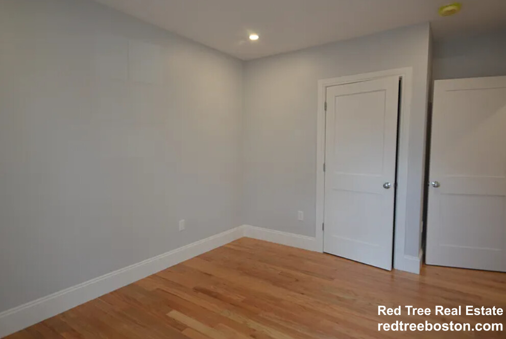2 bed, 1 bath apartment for rent at 21 Shepard St Unit 1, Brighton — photo 4 of 14