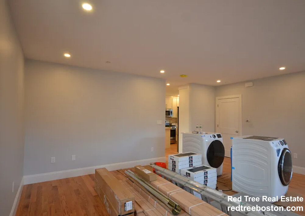 2 bed, 1 bath apartment for rent at 21 Shepard St Unit 1, Brighton — photo 13 of 14