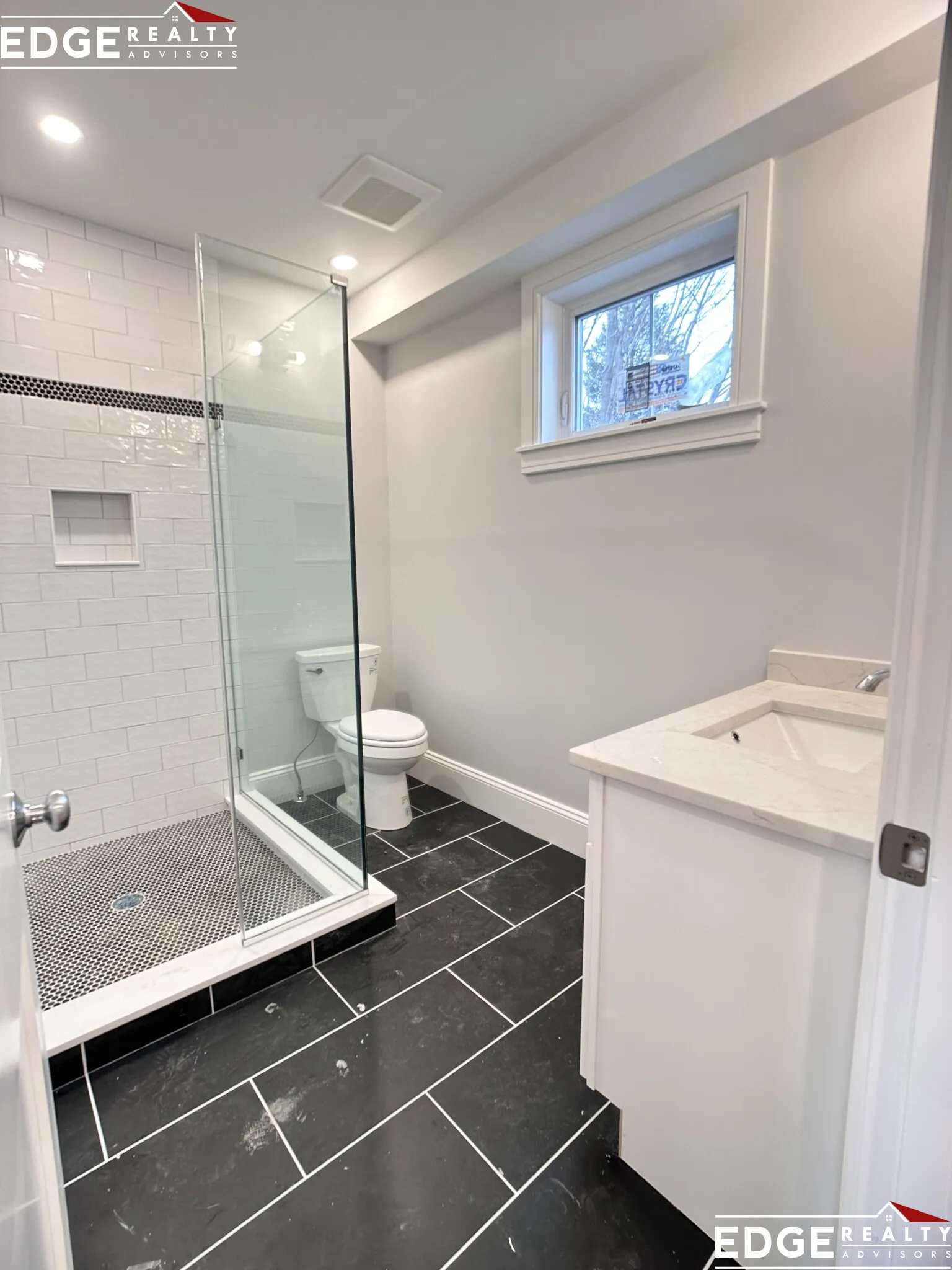 3 bed, 2 bath apartment for rent at 21 Shepard St Unit 4, Brighton — photo 5 of 11