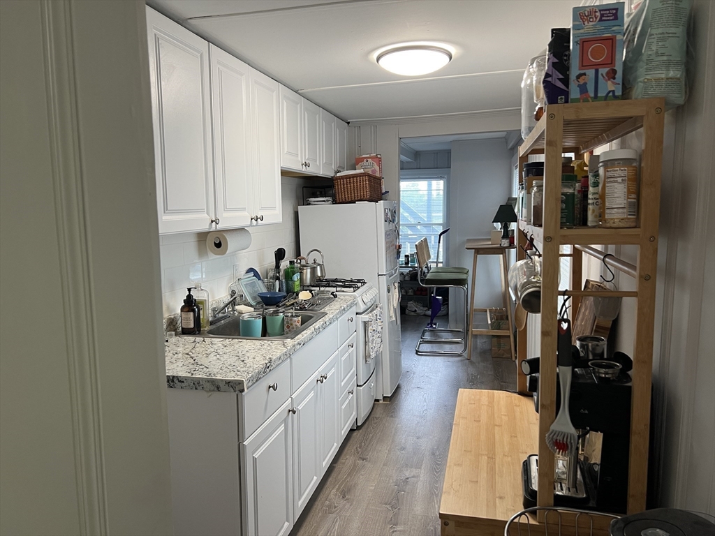 1 bed, 1 bath apartment for rent at 21 Siren St Unit A, Winthrop — photo 7 of 10