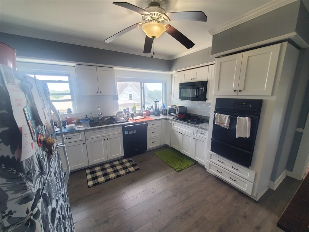 3 bed, 1 bath apartment for rent at 21 South Central Unit 2, Wollaston — photo 2 of 18