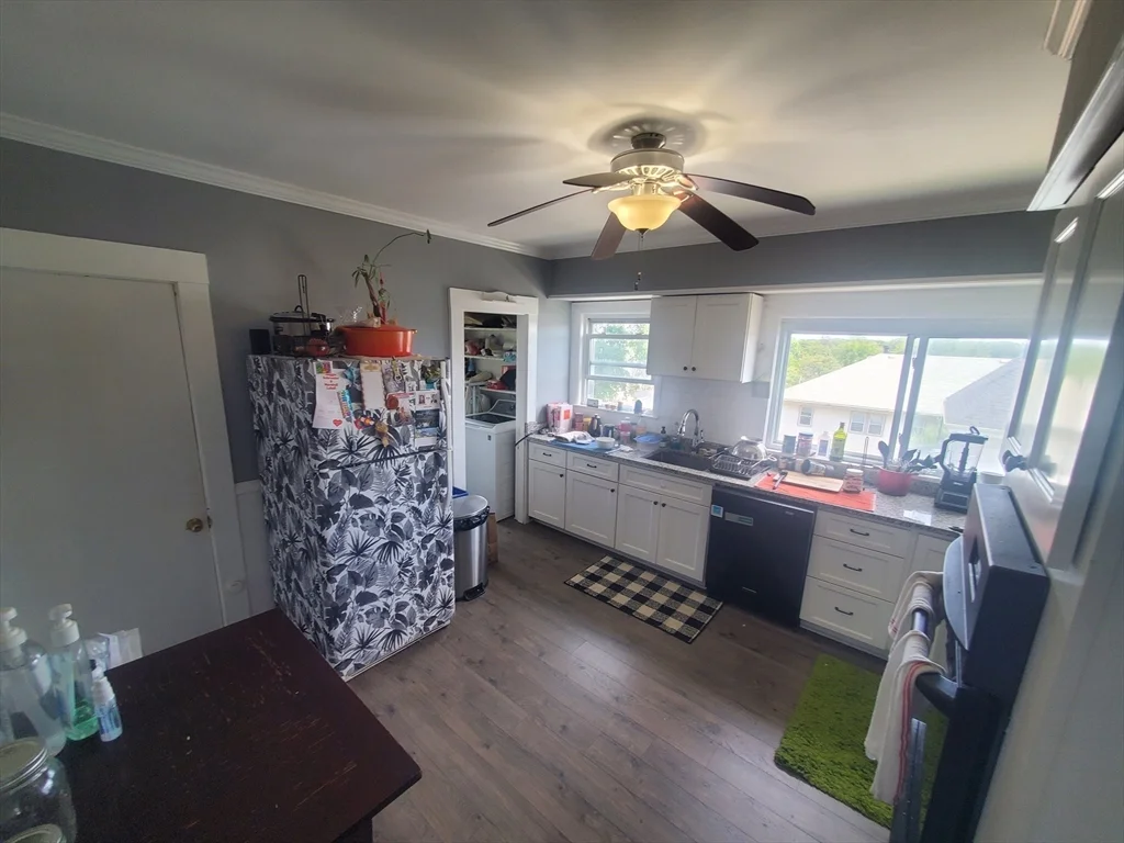 3 bed, 1 bath apartment for rent at 21 South Central Unit 2, Wollaston — photo 1 of 18