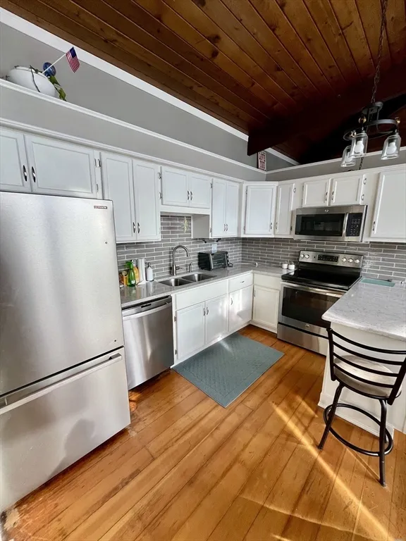 3 bed, 2 bath apartment for rent at 21 Spruce Dr, Ashburnham — photo 3 of 14