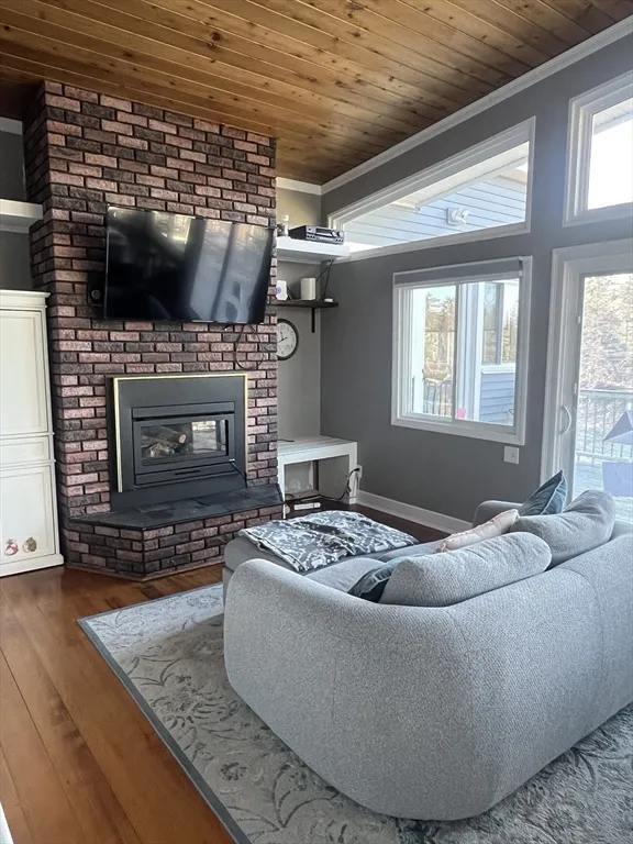 3 bed, 2 bath apartment for rent at 21 Spruce Dr, Ashburnham — photo 5 of 14