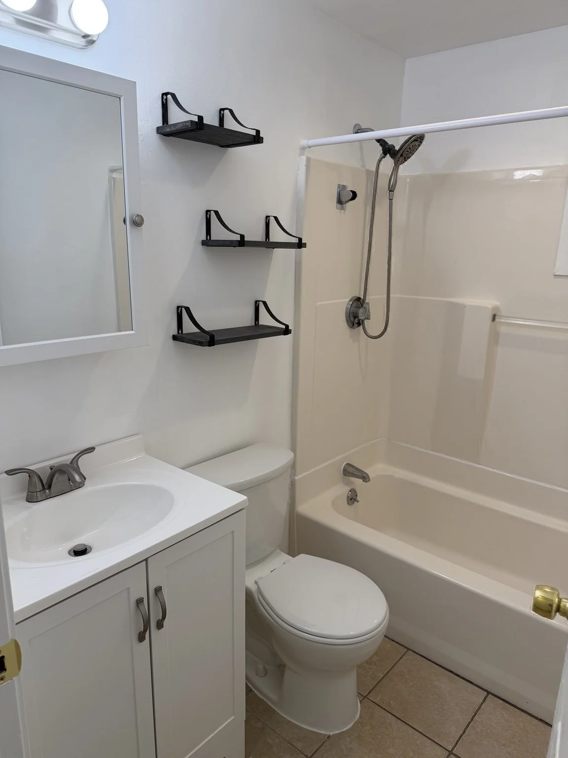 2 bed, 1 bath apartment for rent at 21 Staples Unit 17, Everett — photo 28 of 34