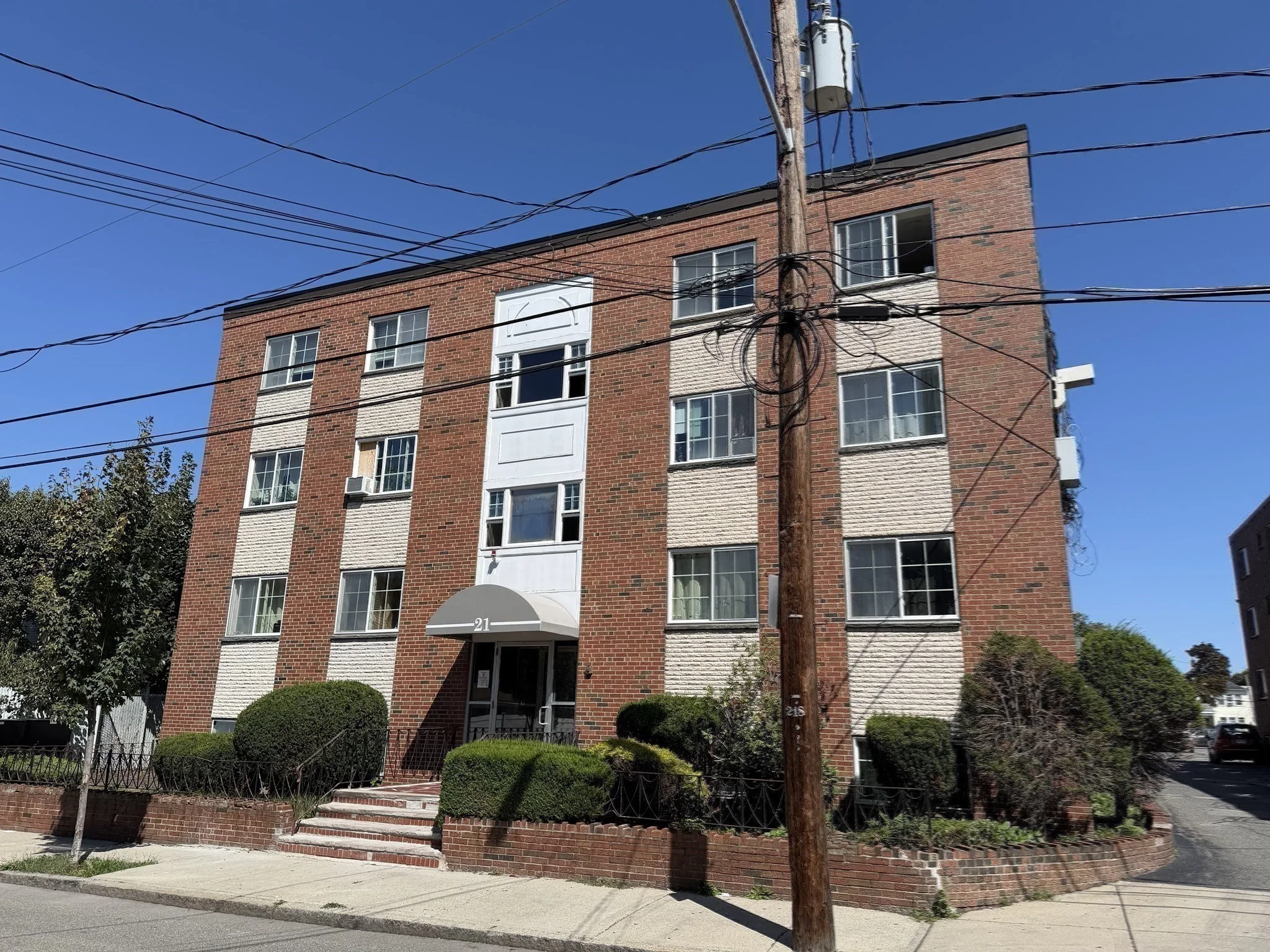 2 bed, 1 bath apartment for rent at 21 Staples Unit 17, Everett — photo 34 of 34