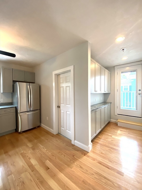 3 bed, 1 bath apartment for rent at 21 Summit Ave Unit 2, Prospect Hill — photo 4 of 18