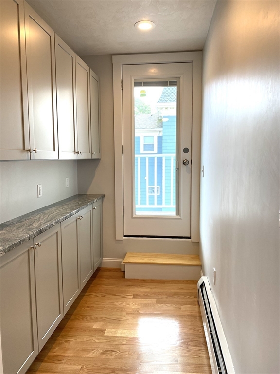 3 bed, 1 bath apartment for rent at 21 Summit Ave Unit 2, Prospect Hill — photo 5 of 18