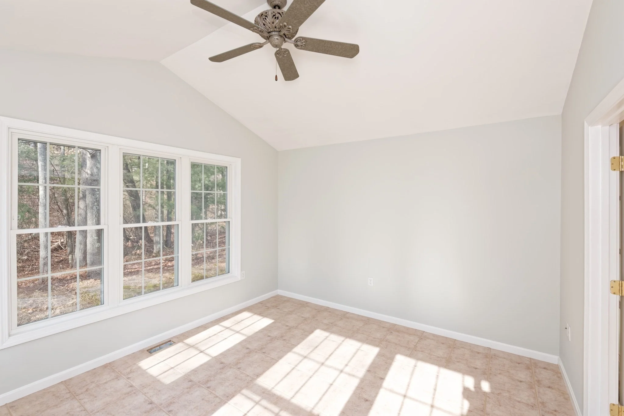 2 bed, 3 bath apartment for rent at 21 Surry Dr Unit 21, Uxbridge — photo 15 of 42