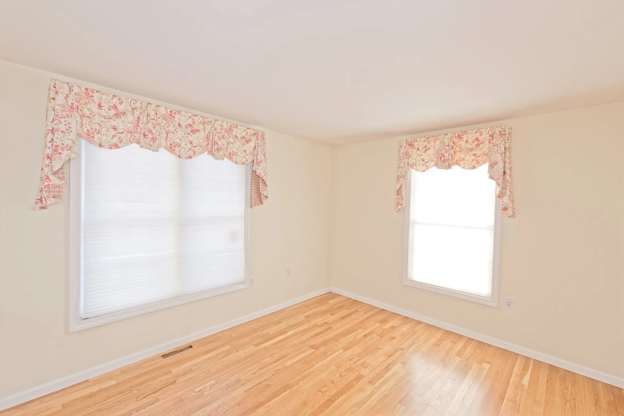 2 bed, 3 bath apartment for rent at 21 Surry Dr Unit 21, Uxbridge — photo 28 of 42
