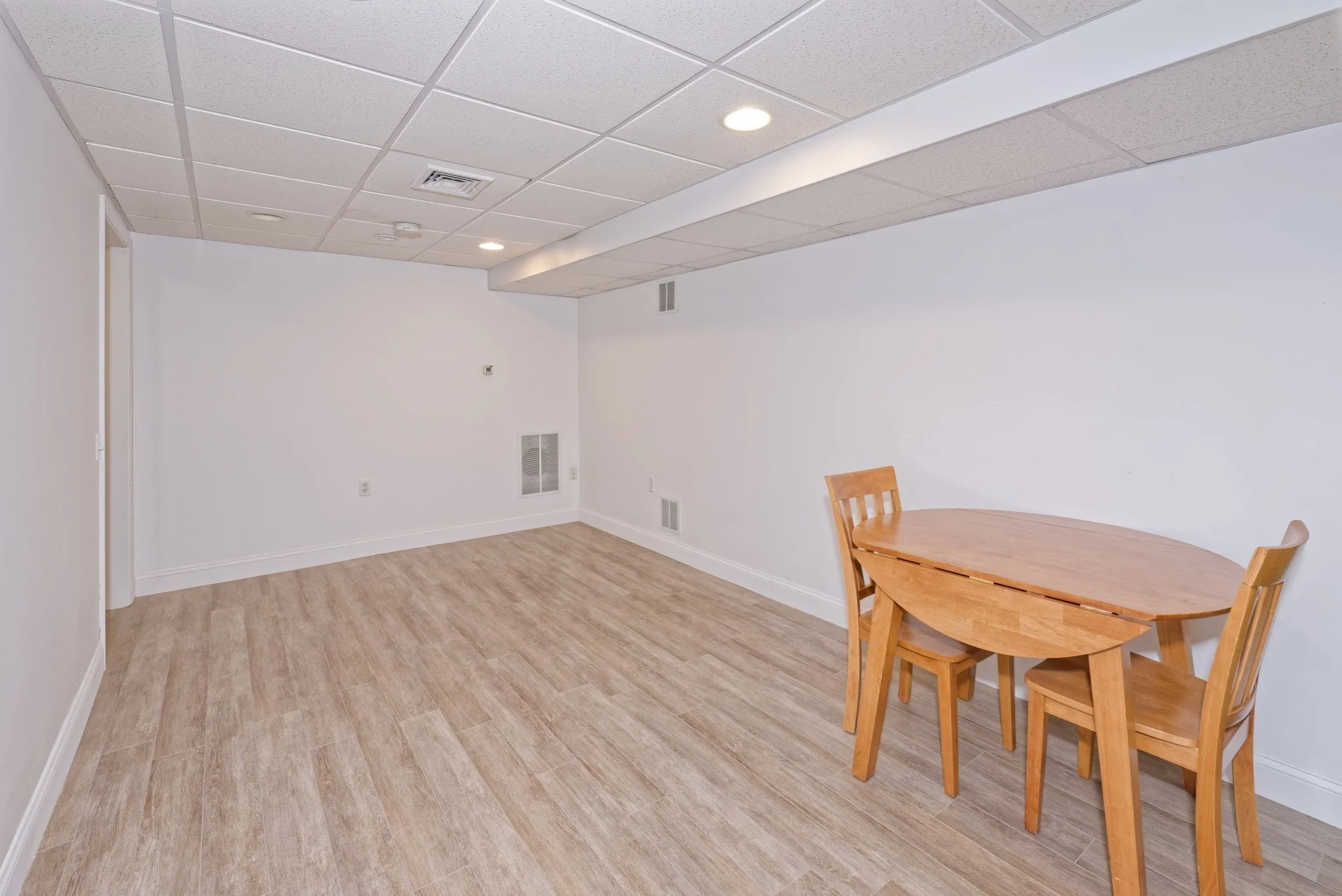 2 bed, 3 bath apartment for rent at 21 Surry Dr Unit 21, Uxbridge — photo 35 of 42