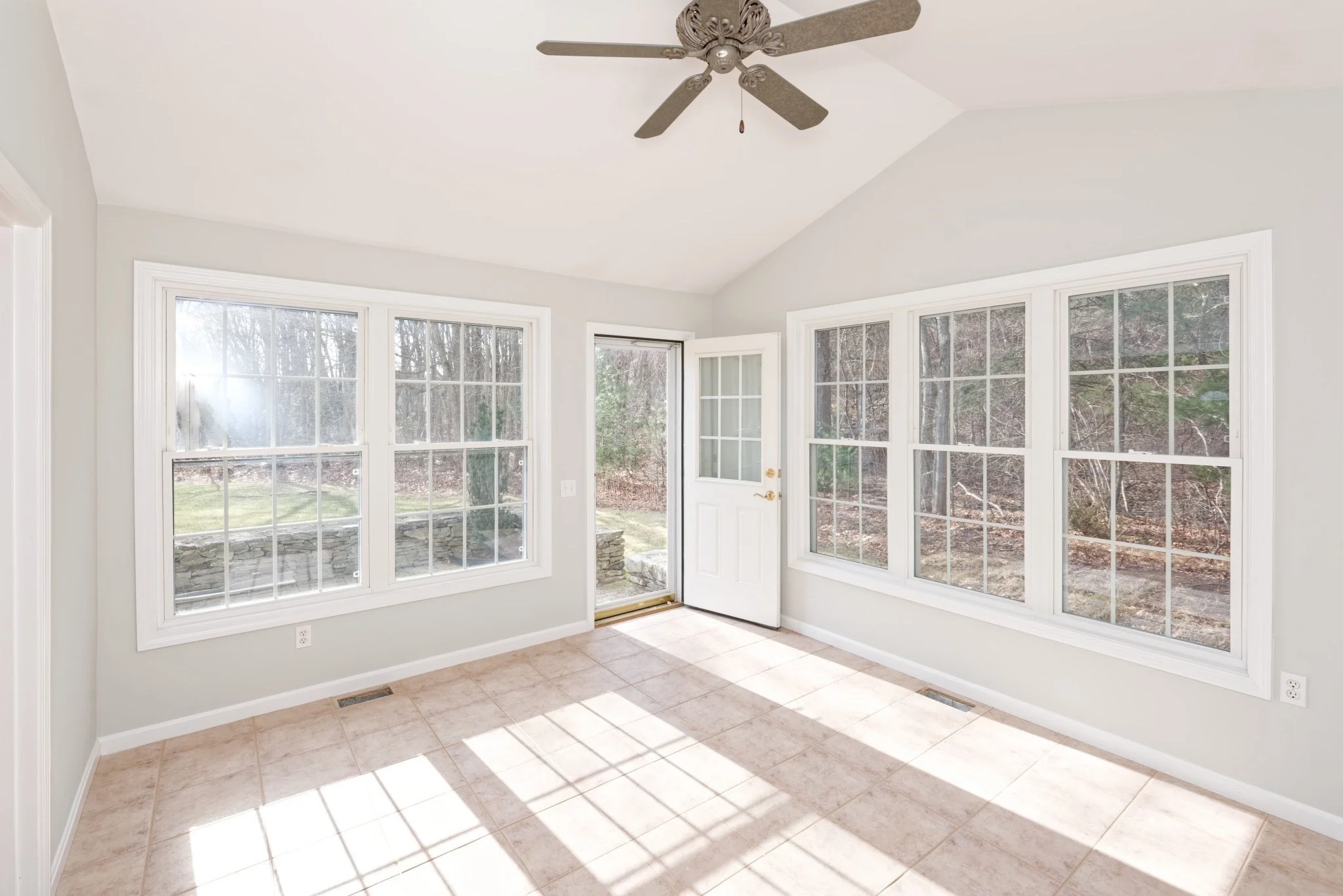 2 bed, 3 bath apartment for rent at 21 Surry Dr Unit 21, Uxbridge — photo 17 of 42