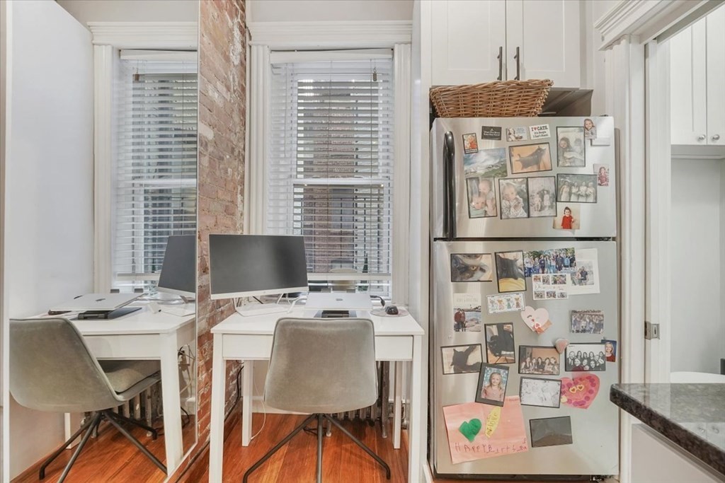 Studio bed, 1 bath apartment for rent at 21 Temple St Unit 1, Beacon Hill — photo 10 of 23