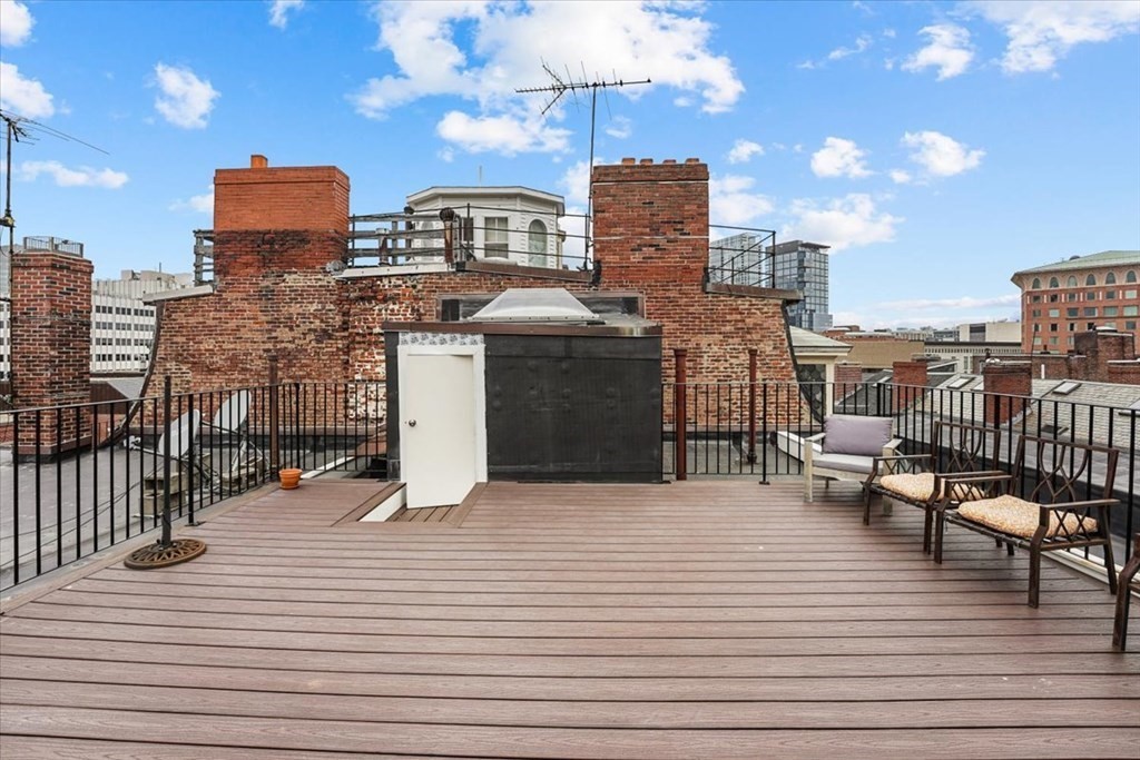Studio bed, 1 bath apartment for rent at 21 Temple St Unit 1, Beacon Hill — photo 16 of 23